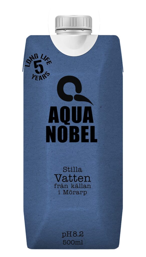 Aqua Nobels beredskapsvatten 500 ml med märkningen LONG LIFE 5 YEARS
